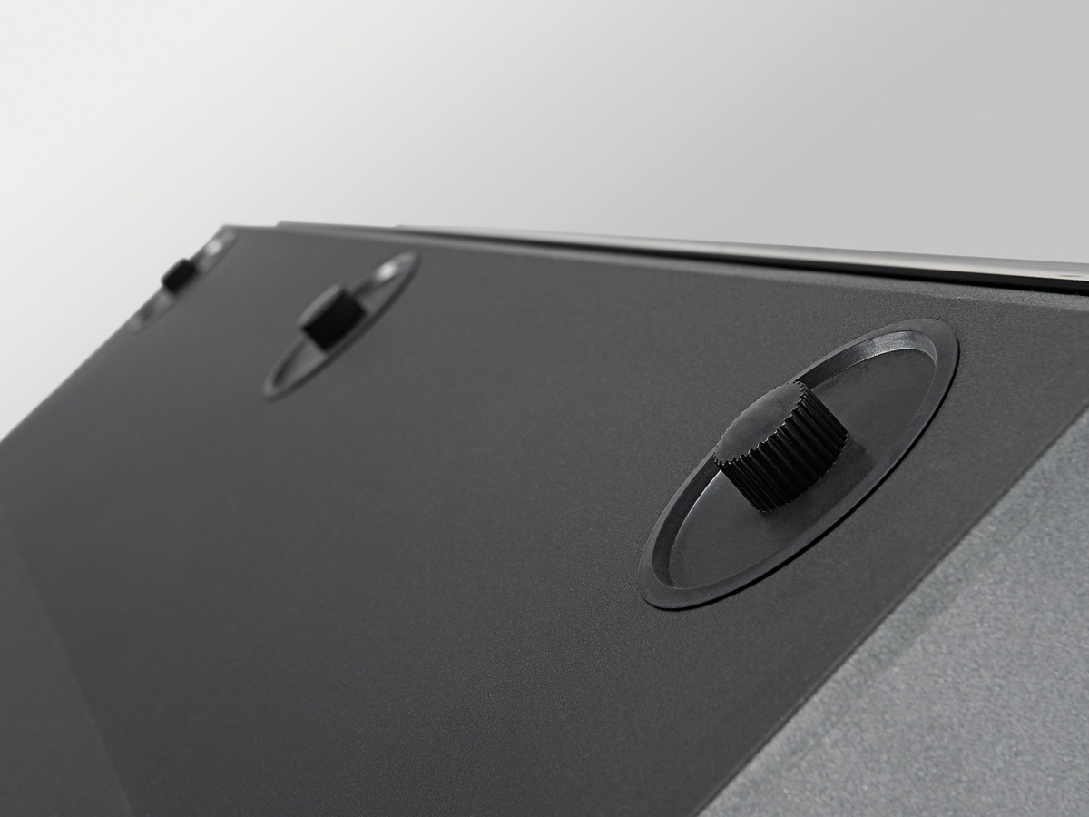 Christie Entero HB 67” SXGA+ Display Cube | 122-002103-XX