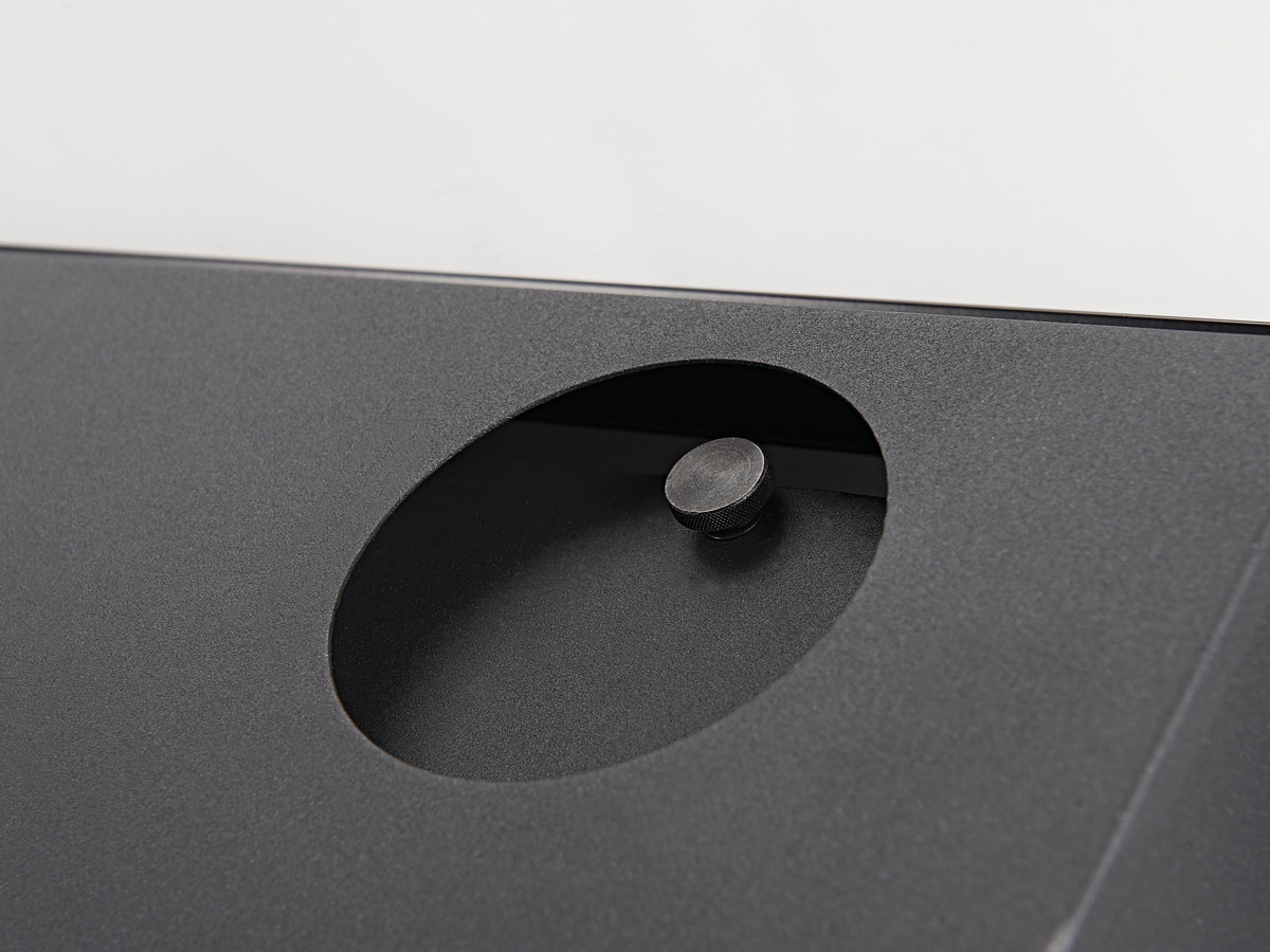 Christie Entero HB 70” HD display cube | 122-007108-XX