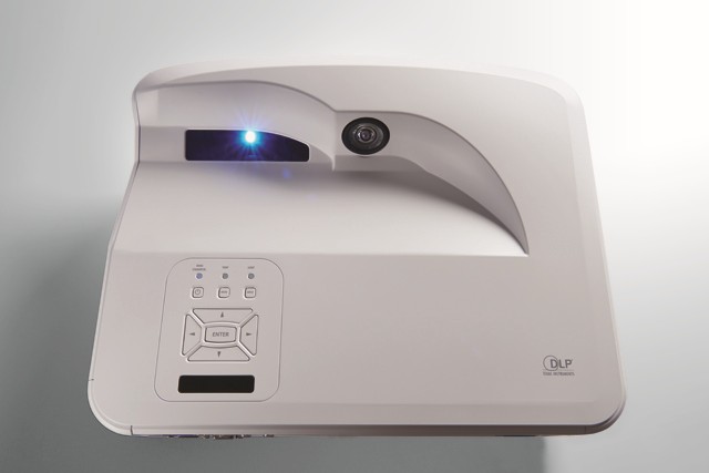 Christie Captiva DHD400S 1DLP ultra short throw projector | 140-012104-XX (white) | 140-032106-XX (black)