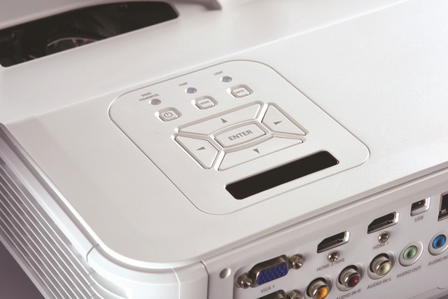 Christie Captiva DHD400S 1DLP ultra short throw projector | 140-012104-XX (white) | 140-032106-XX (black)