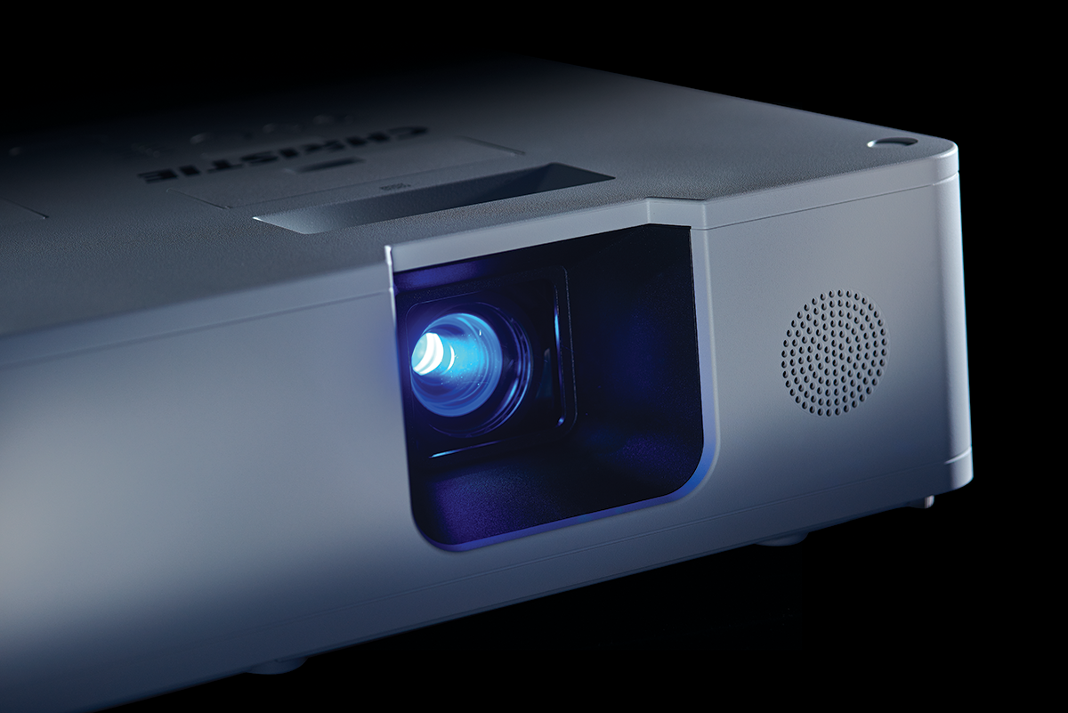 Christie LW502 3LCD projector | 121-041106-XX