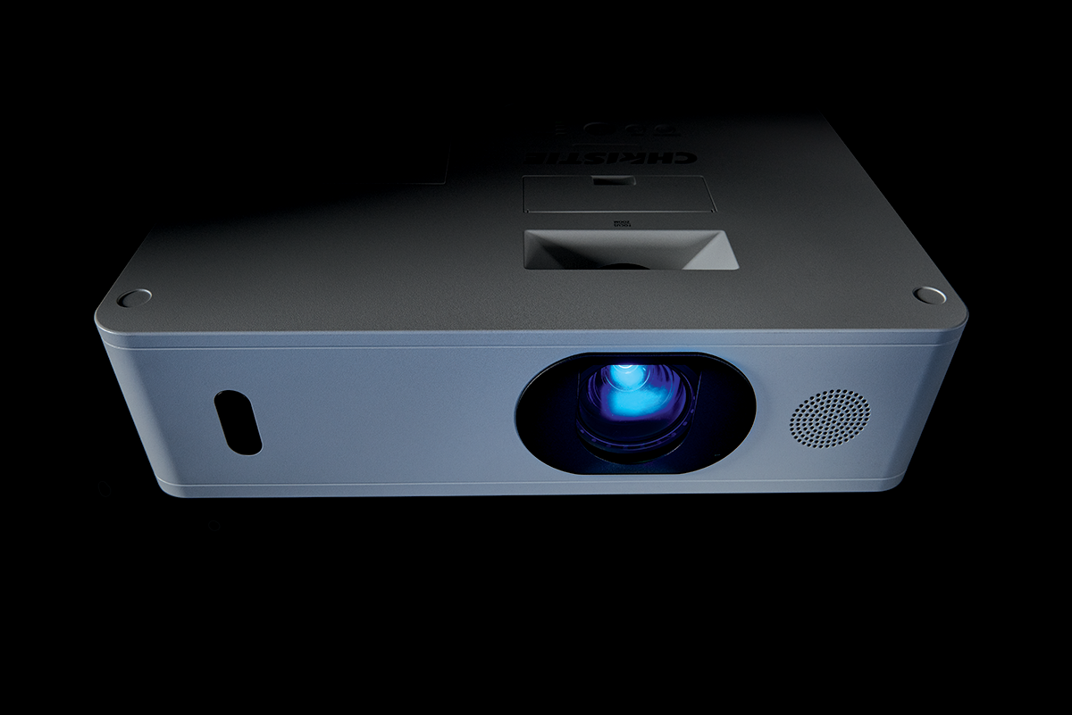 Christie LWU502 3LCD projector | 121-042107-XX