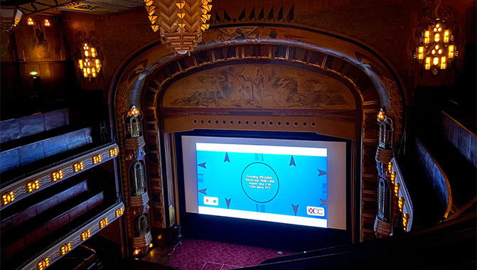 The sharp projection rake from behind the second level balcony at Pathé Tuschinski.